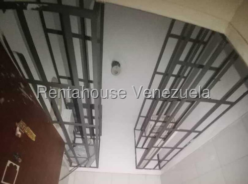 Dennymar, Alquila Local Comercial En El Tocuyo, Ofreciendote Un Ambiente Distribuido En 2 Ambientes, Donde Podrás Dar Continuidad O Inicio A Ese Gran Proyecto Empresarial. Contáctame B5998e