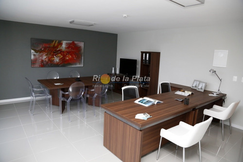 Venta En Bloque, Único Edifico Corporativo En Punta Del Este.- Ref: 13593