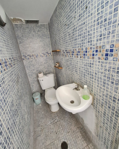 Local En Alquiler Con Oficinas En Av. Las Delicias Zona Norte De Maracay
