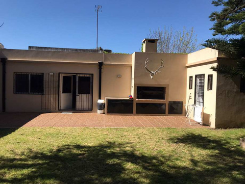 Chalet En Venta En Bernal Centro