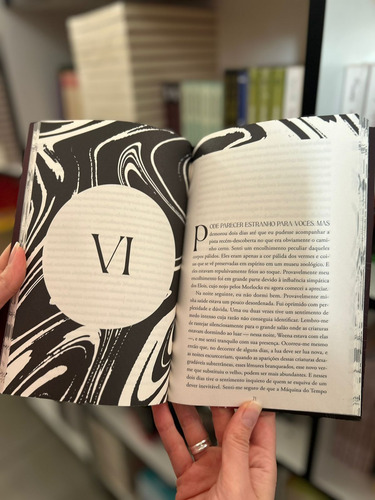 Livro A Máquina Do Tempo, H G Wells, 2024, Vitrola Editora