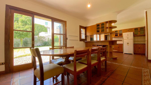 Chalet En Venta En El Barrio Stella Maris, Mar Del Plata