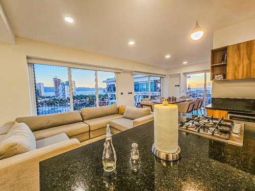 Departamento En Venta En Colonia Zona Hotelera Norte, Puerto Vallarta, Jalisco