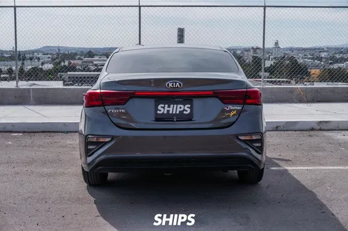 Kia Forte 2.0 L 4 p Mt