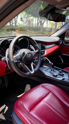 Alfa Romeo Giulia 2.0 Ti At