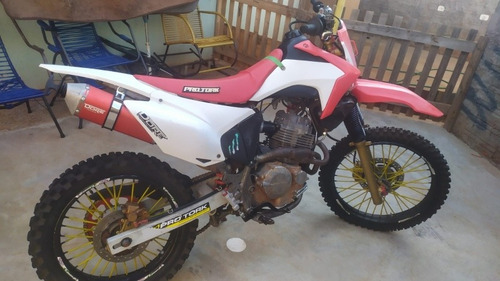 Imagem 1 de 4 de Honda Moto De Trilha