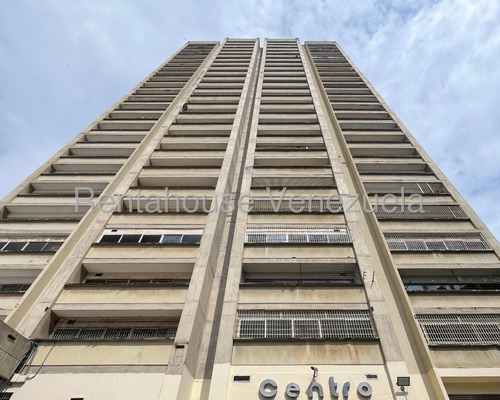 Oficina Centro En Venta En Los Dos Caminos. Cecilia Gutierrez. 25-18382