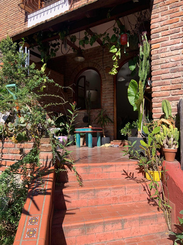 Casa Muy Amplia De 4 Hab. A Reformar En Olivos