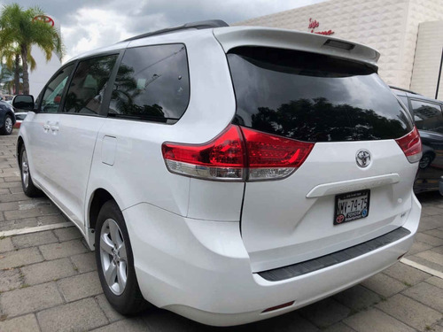Imagen 4 de 10 de Toyota Sienna 2013 5p Le Aut A/a Ee