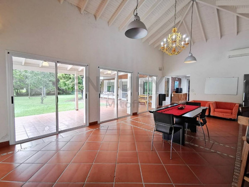 Imagen 27 de 30 de Casa De 3 Dormitorios, Parque Y Pileta En Venta En Campos De Roca