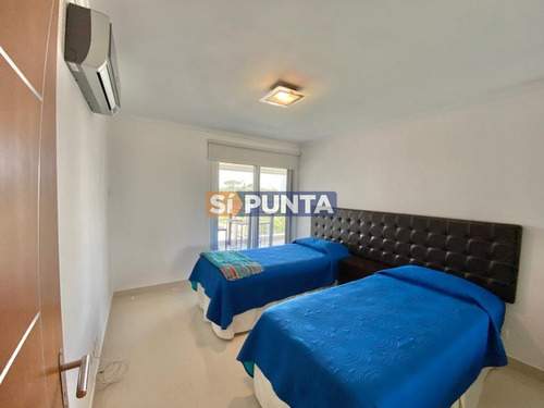 Imagen 12 de 17 de Venta De Apartamento De 2 Dormitorios En Miami Boulevard Punta Del Este