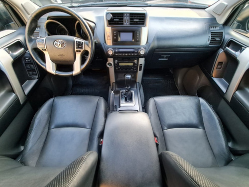 Imagen 10 de 13 de Toyota Land Cruiser Prado Vx