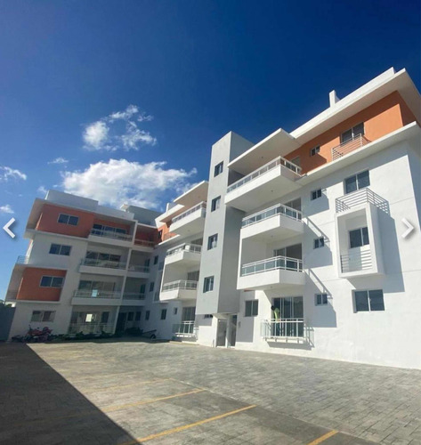 Apartamentos Listos En Residencial Con Patio Y Terraza.