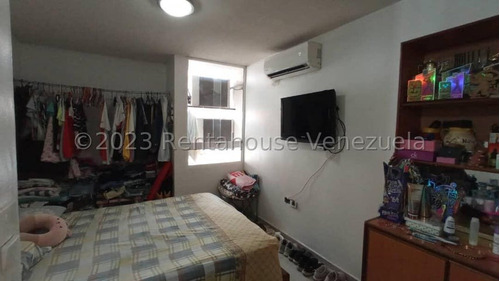 Apartamento En Venta En El Oeste De Barquisimeto Cod 2 - 4  - 6 - 4 - 5 - 8 Mp