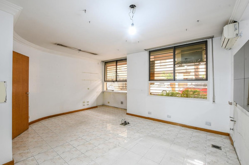 Imagen 7 de 11 de Oficina/departamento En Venta Centro Ingreso Independiente