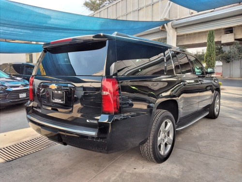 Imagen 8 de 15 de Chevrolet Suburban 2017 5.4 Premier Piel 4x4 At