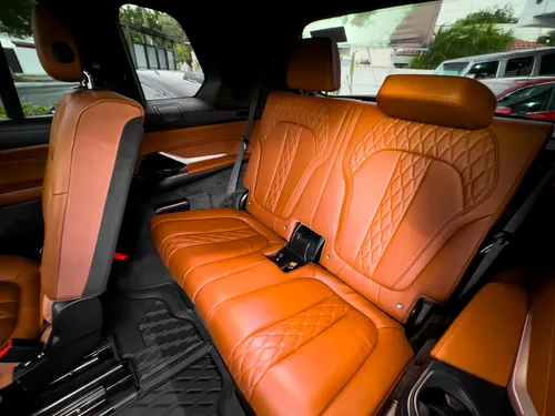 BMW X7 4.4 V8 M60I