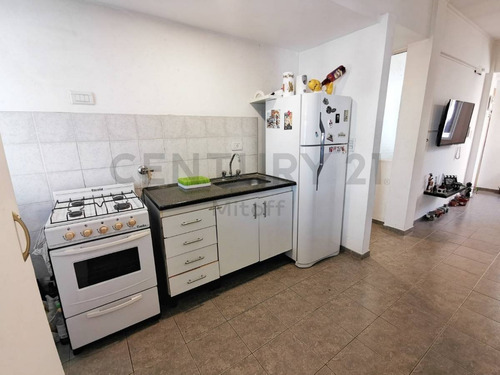 Imagen 6 de 13 de Departamento En Venta De 2 Dormitorios En La Plata