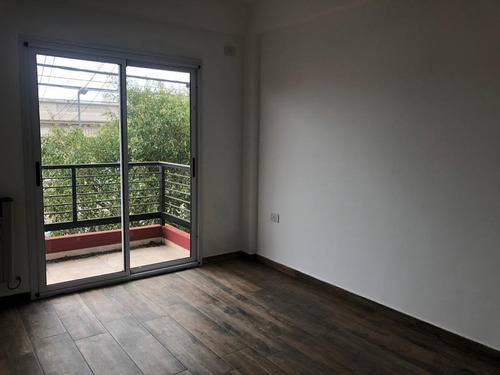 Imagen 4 de 11 de Departamento - La Plata