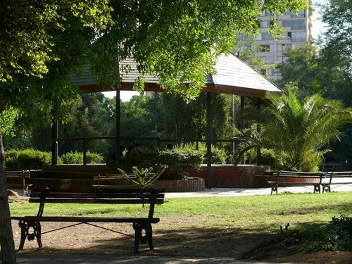 Imagen 9 de 10 de Portugal/ Metro U. Católica/ Parque San Borja