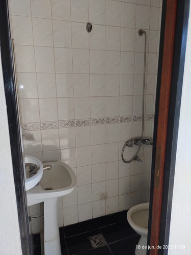 Casa Amplia, Exelente Estado Gral. (con Dto Opcional)