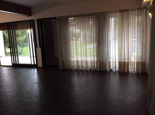 Imagen 7 de 30 de Casa De 5 Dormitorios Con Jardín Y Pileta