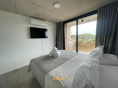 Imagen 22 de 30 de Penthouse A Estrenar En Manantiales