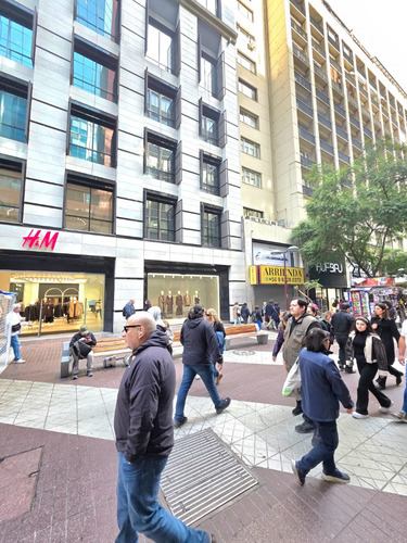 Moderno Local Comercial, Colindante Acceso Mall Vivo Imperio