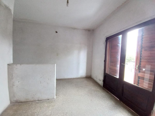 Imagen 26 de 27 de Casa 3 Dormitorios - Barrio El Carmen - Berisso-123 31 Y 32