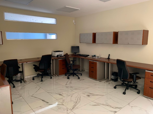 Imagen 5 de 14 de Casa Con Excelentes Espacios Para Tu Empresa. Disponible