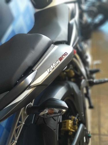 Bajaj Rouser Ns 200 Fi / Cb 190 / Fz 25/