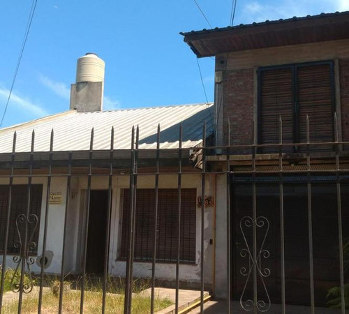 Casa En Venta. 2 De Abril , Burzaco. Excelente!!