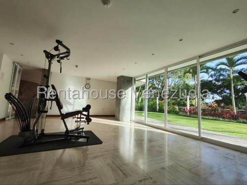 Apartamento Piso Alto Multinivel 680 M² 4h, 8b, 4p, Residencias Bosque Los Chorros Con Pozo De Agua Planta Eléctrica En Calle Cerrada En Venta En Los Chorros Avenida Principal De Los Chorros Caracas
