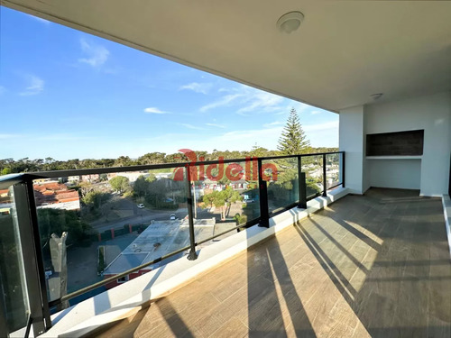 Venta De Apartamento De 2 Dormitorios En Maldonado
