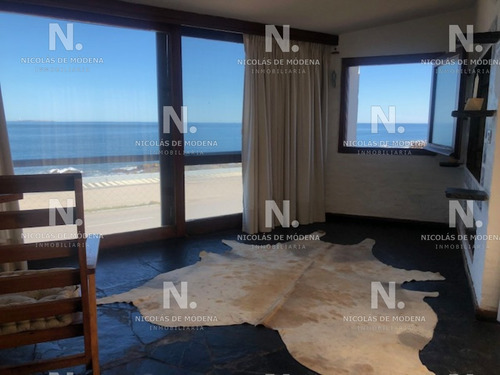 Casa En Venta Frente Al Mar- Ref: 2228