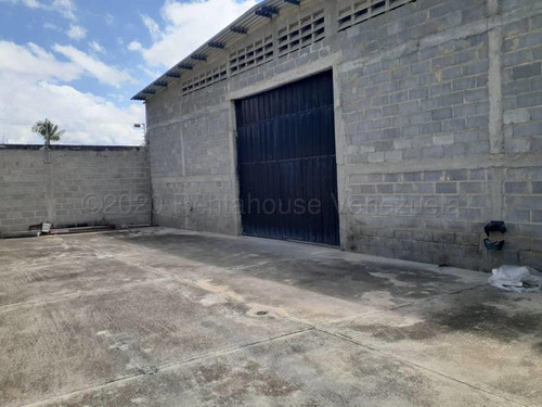 Excelente Galpon Comercial En Venta En Cabudare, * 2 4 1 7 7 9 2* Independiente De Un Complejo De Galpones, -maria Boraure-todos Los Servicios Basicos, Amplios Espacios,  , 