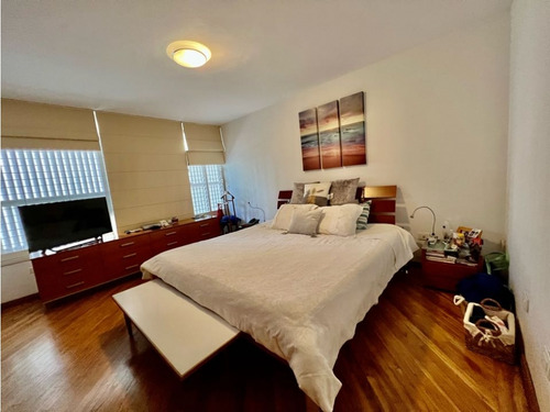 Se Vende Pb 400m2 + 400m2 Terraza 4h+s+e/5b/2p Lomas De Las Mercedes