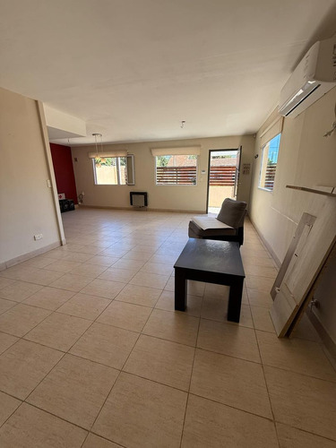 Venta - Propiedad 5 Ambientes Con Quincho Y Garaje