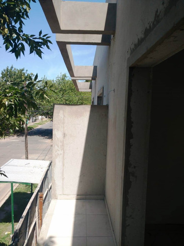Imagen 4 de 15 de Venta - Departamento 2 Ambientes Con Patio - Monte Grande