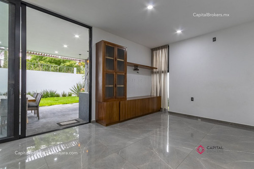 Casa De Lujo En Venta Cerca De Olivos A 5 Minutos Del Tec Con Alberca San Acasio