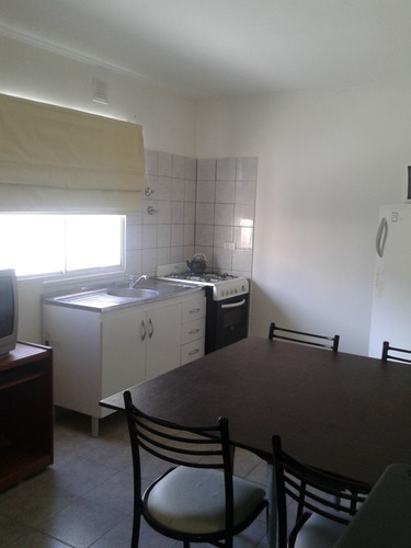 Imagen 7 de 17 de Venta De Gran Casa 4 Ambientes Y Dos Departamentos En Pico