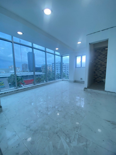 Edificio Comercial En Venta, Sector Cacicazgos.