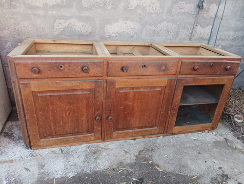 Buffet Antiguo. Más De Cien Años. Roble. Requiere Reparación