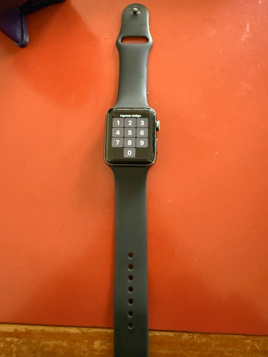 Apple Watch Series 3 (gps) 42 Mm - Correa Deportiva Negro Agua Negro Gris Oscuro (Usado)