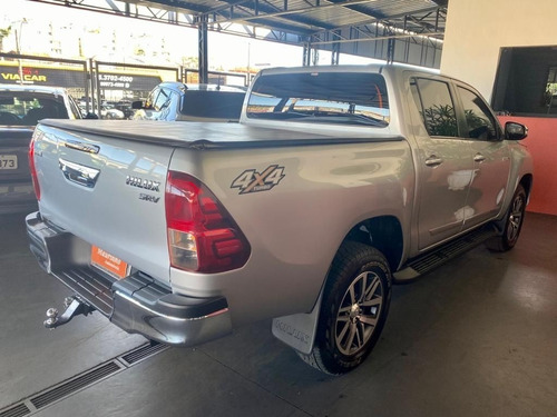 Imagem 4 de 10 de Toyota Hilux 2.8 Srv 4x4 Cd 16v 2016