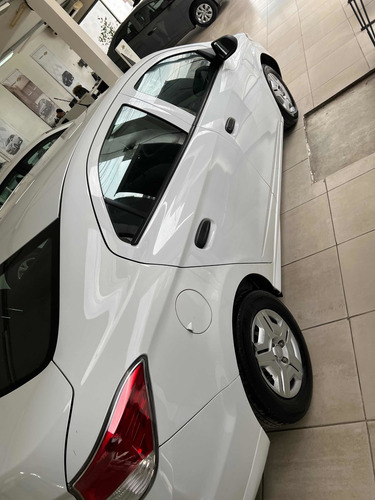 Imagen 3 de 8 de Chevrolet Prisma 2017 1.4 Joy Ls 98cv
