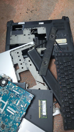 Dell Notebook Peças Modelo P03g Po3g001 Preto (Usado)