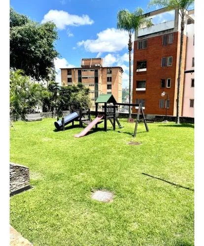 Vendo Ph 300m2 Los Samanes 1042