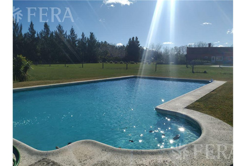Alquiler Casa 6 Ambientes Con Cochera, Quincho Y Piscina En Campos De Roca 1 - La Plata
