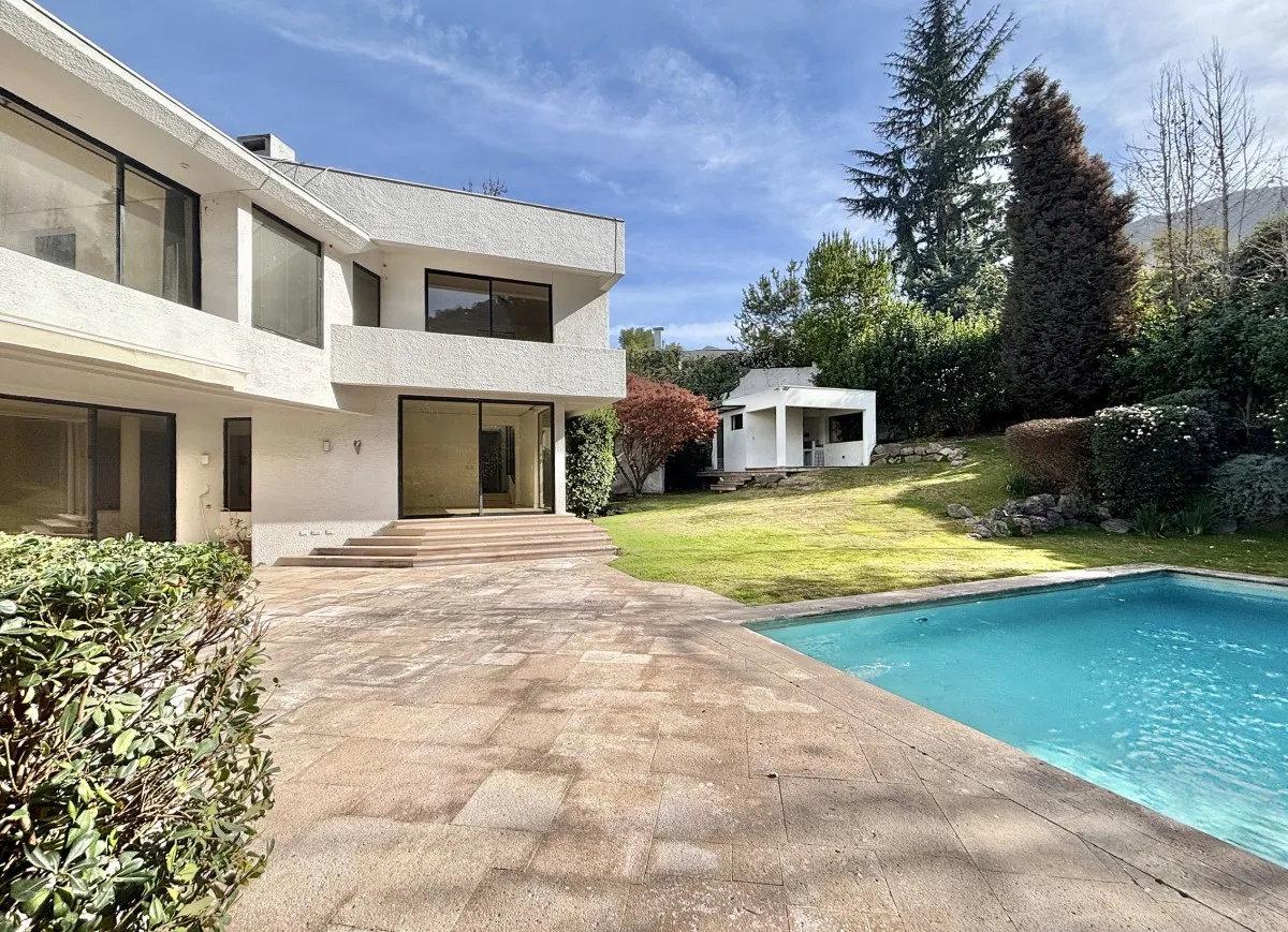 Imagen 4 de 26 de Preciosa Casa /santa María De Manquehue - Colegio San Benito